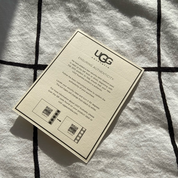 UGG Baily Button Triplet Boots - Picture 12 of 15